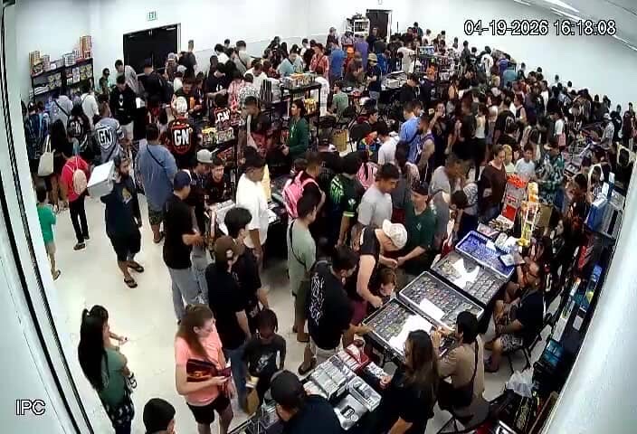Hawaii card show community
